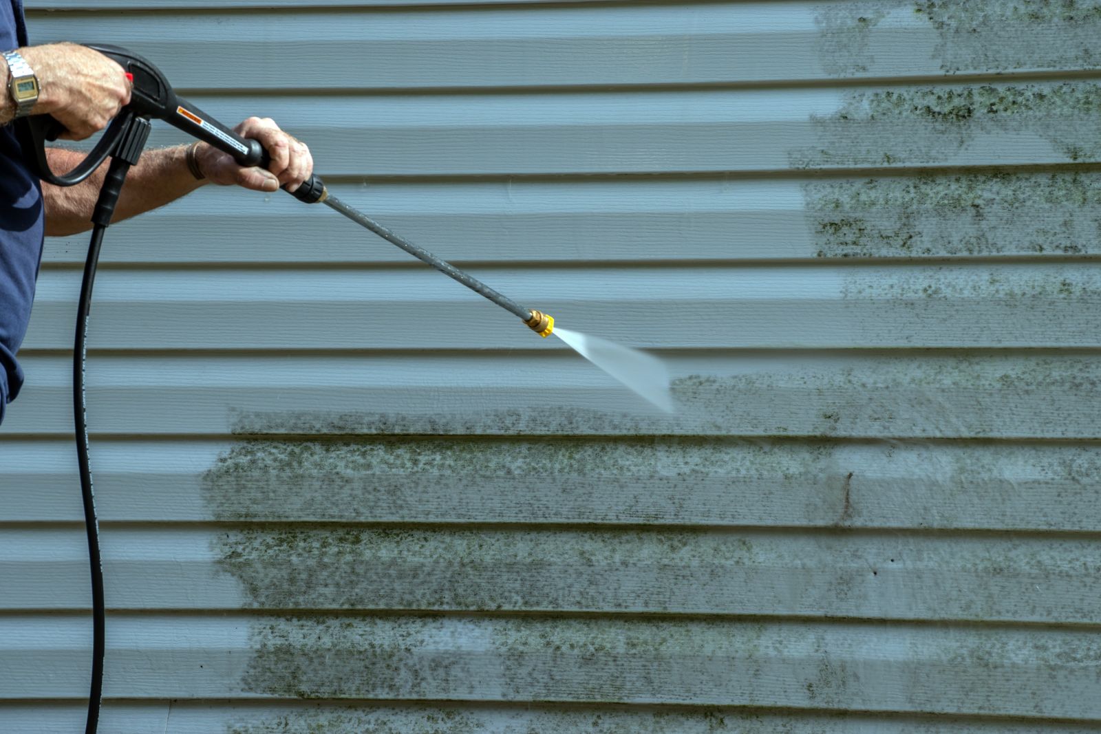 5 Signs It’s Time to Power Wash Your Home—And Why You Shouldn’t Wait!